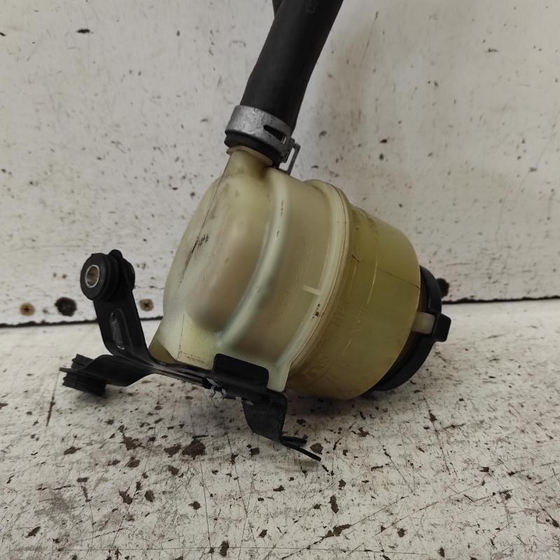 power steering reservoir