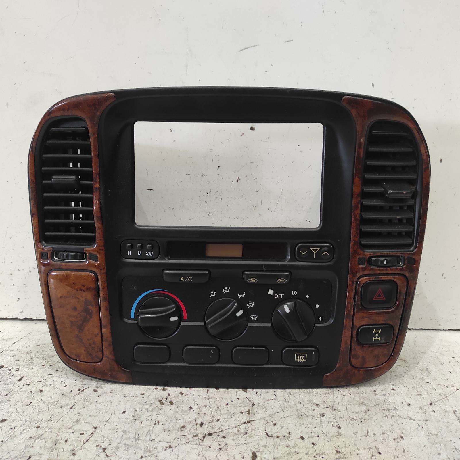 Landcruiser Heater/aircon Controls 1998-2002 100 series,non climate control,w/ diff lock switch,01/98-09/02 00021771 #672683