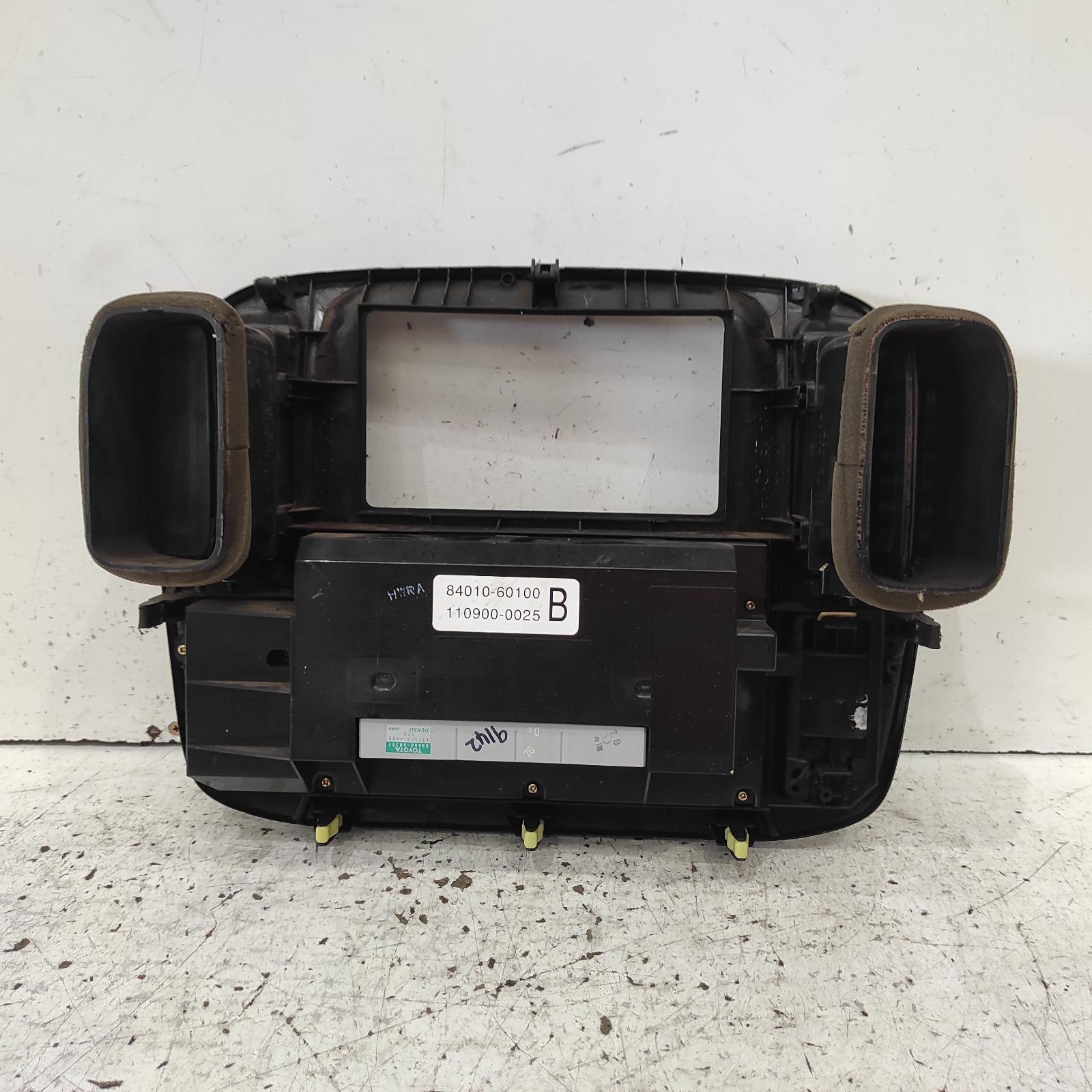 Landcruiser Heater/aircon Controls 1998-2002 100 series,non climate control,w/ diff lock switch,01/98-09/02 00021771 #672683