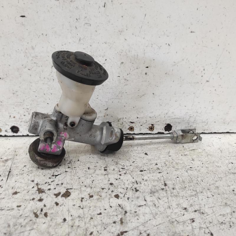 clutch master cylinder