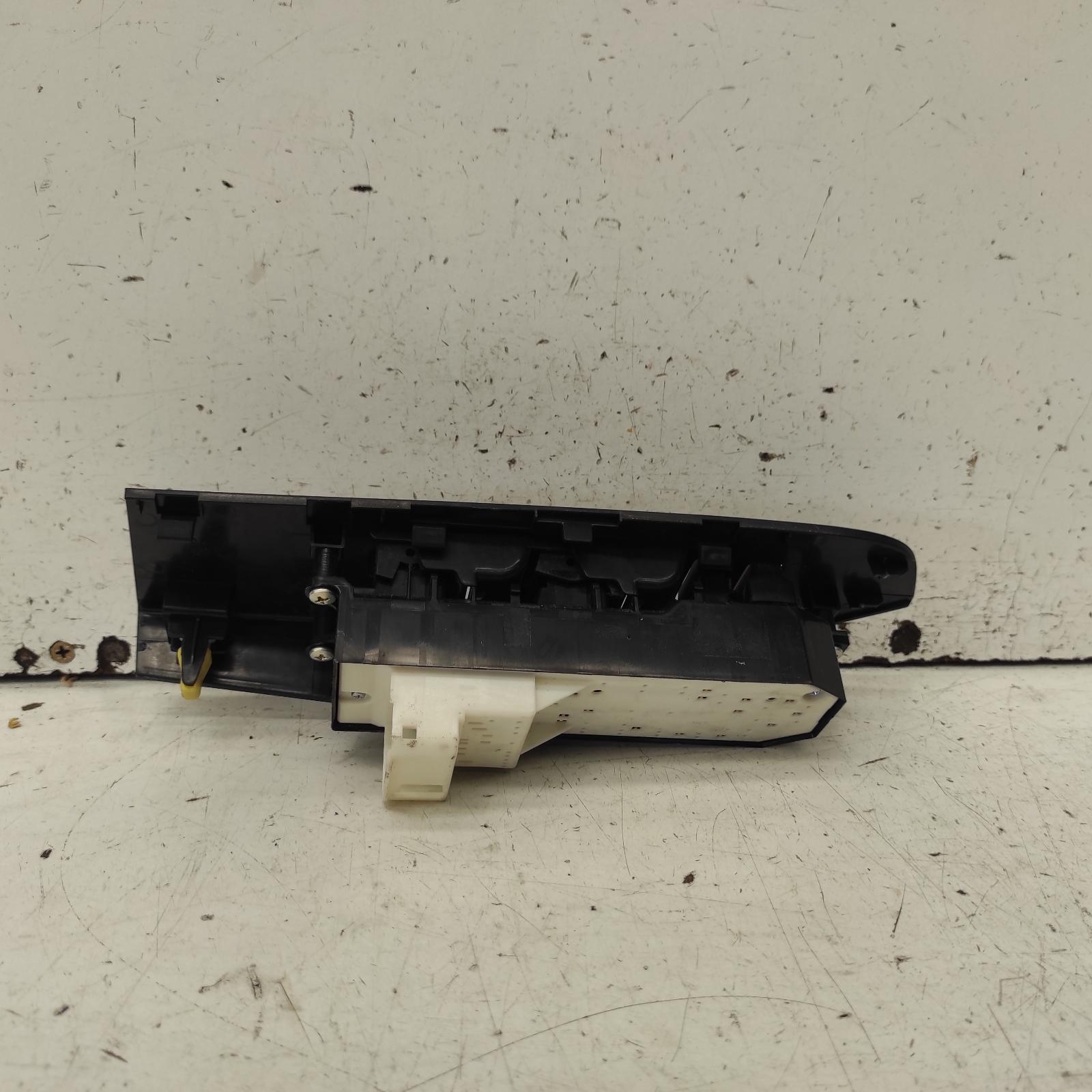 Corolla Power Door Window Switch 2015-2018 rh front (master switch),zre182r,hatch,standard,03/15-06/18 00020537 #674210