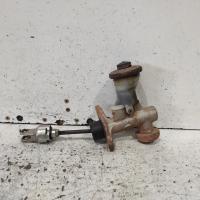 clutch master cylinder