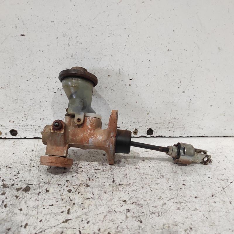 clutch master cylinder