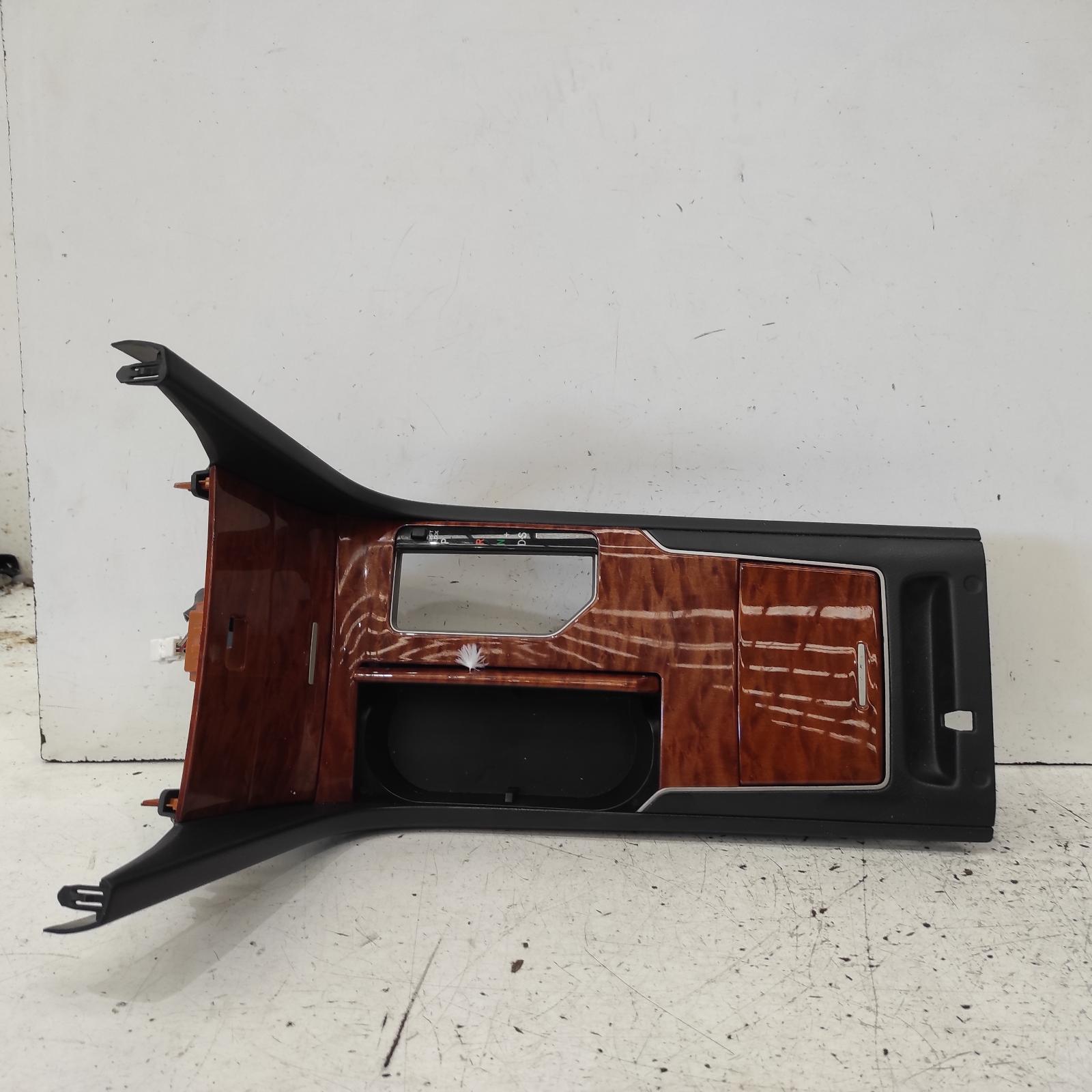 Aurion Console 2006-2012 gsv40r,centre console,woodgrain finish type,10/06-03/12 00021325 #675374
