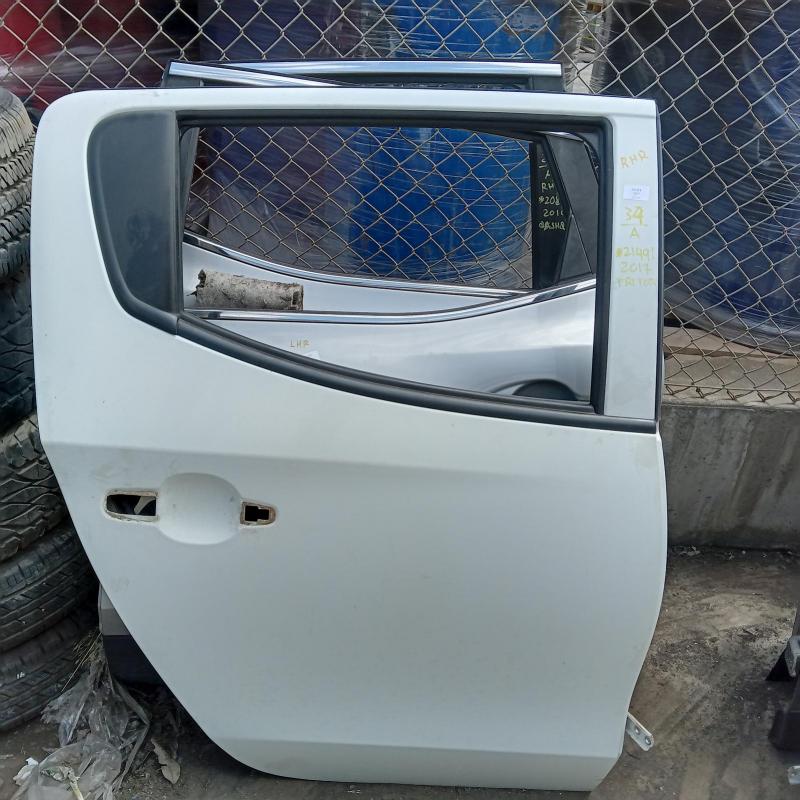 door/sliding rear right