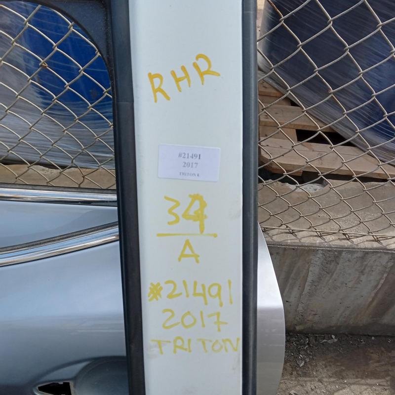 door/sliding rear right