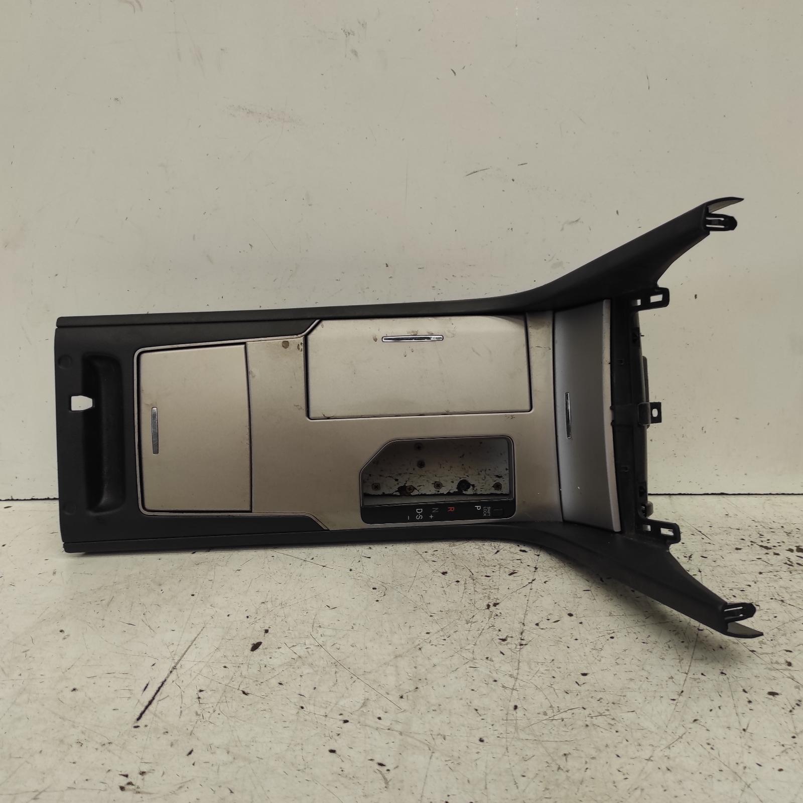 Aurion Console 2006-2012 gcv40r,centre console,metallic finish type,10/06-03/12 00021327 #676269