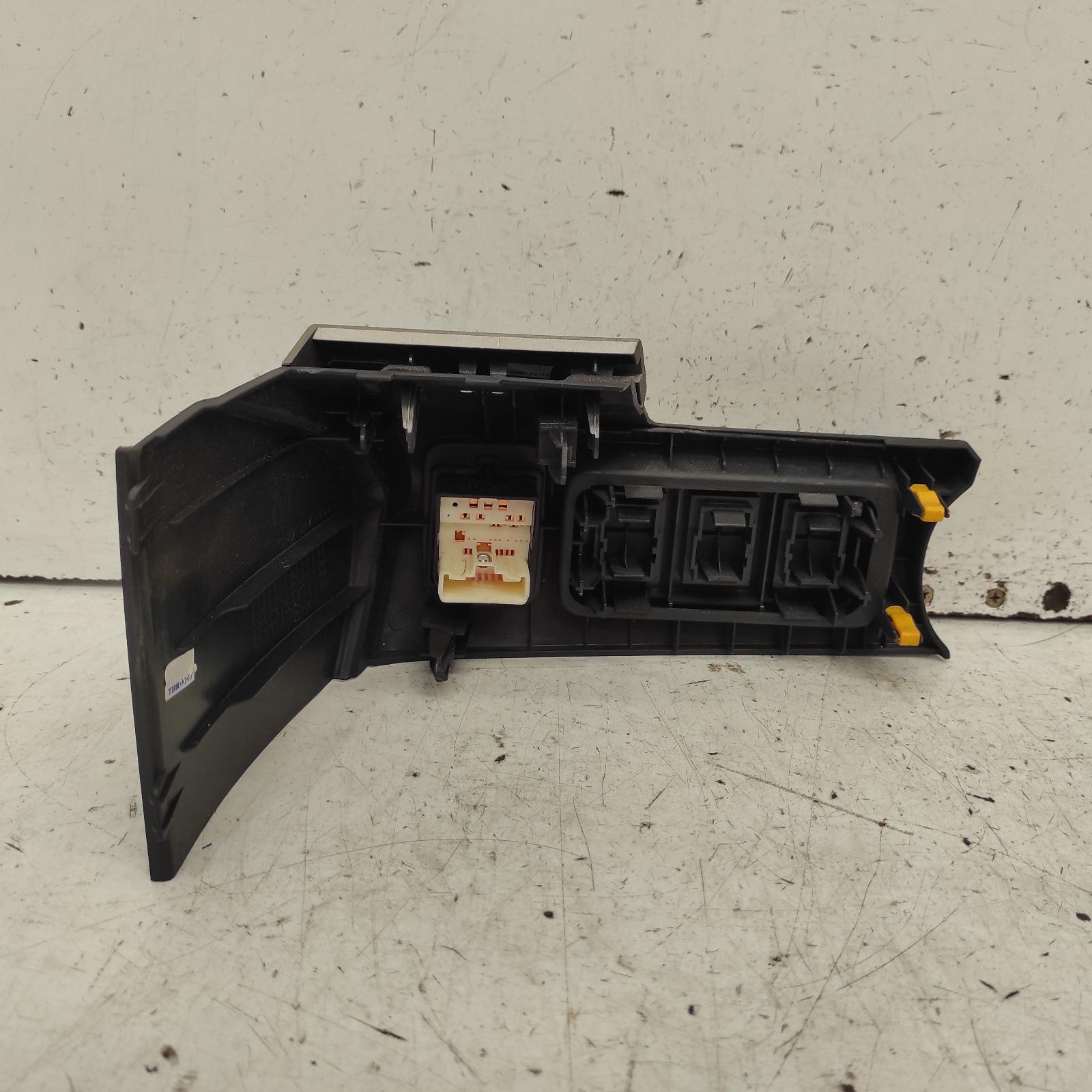 Aurion Miscellaneous Switch Relay 2006-2012 gsv40r,mirror switch,10/06-03/12 00021327 #676311