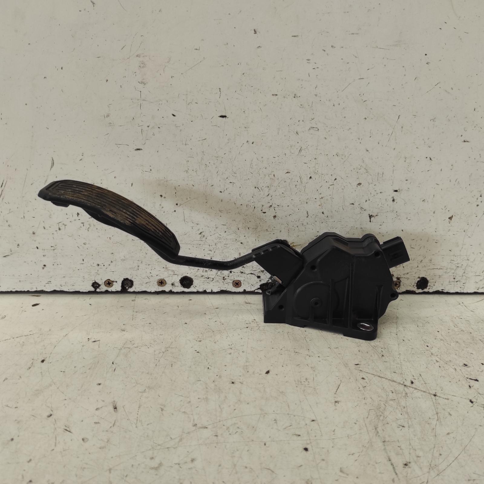 Aurion Pedal Assembly 2006-2012 gsv40r,accelerator pedal only,10/06-03/12 00021242 #676798