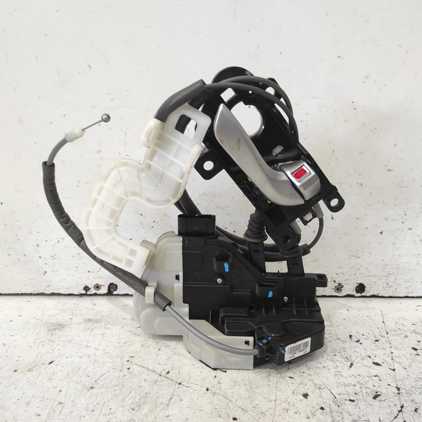 Santa Fe Door/boot/gate Lock 2012-2018 right rear door lock,dm,06/12-02/18 00021834 #678074