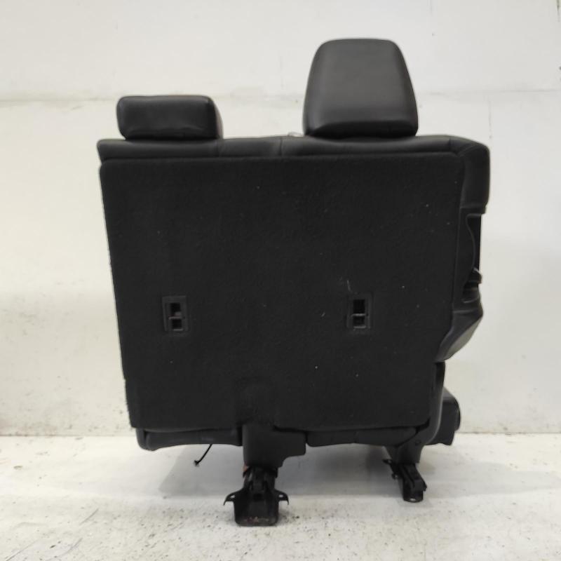 seat 2nd/rear seat