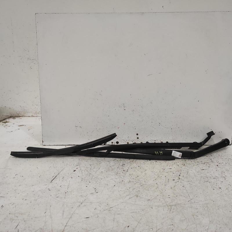 wiper arm