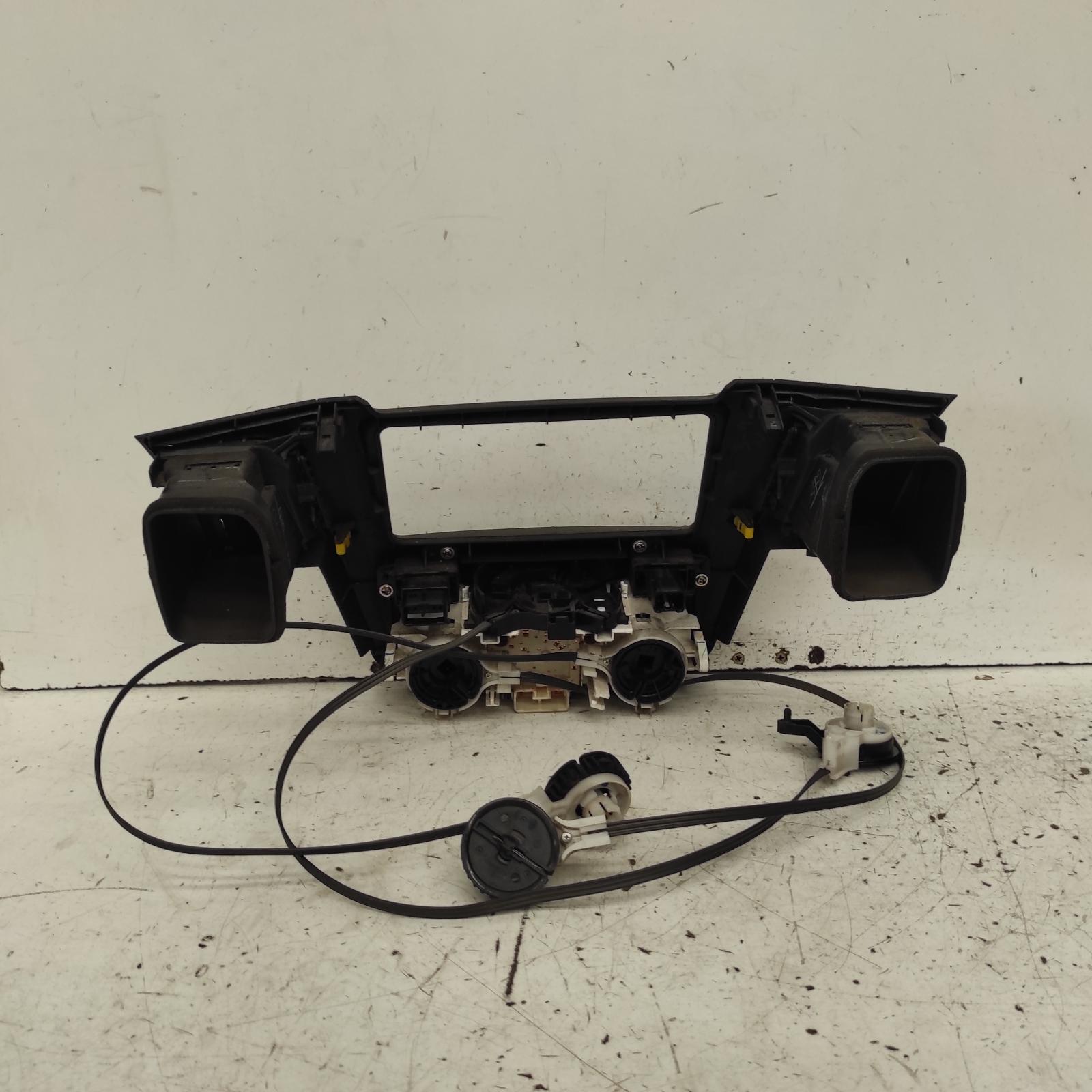 Hilux Heater/aircon Controls 2005-2011 standard type,03/05-06/11 00021790 #680108