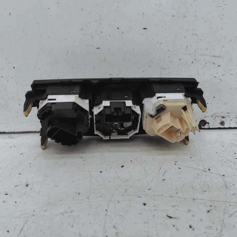 heater/aircon controls