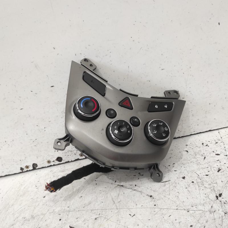 heater/aircon controls