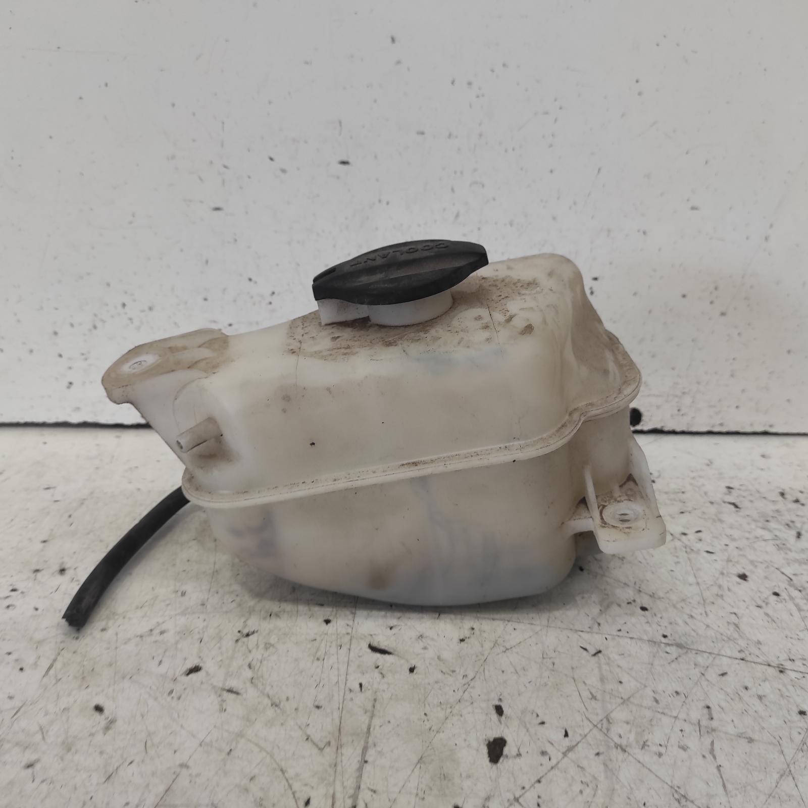 Santa Fe Overflow Bottle 2012-2018 dm,06/12-02/18 00021447 #681482