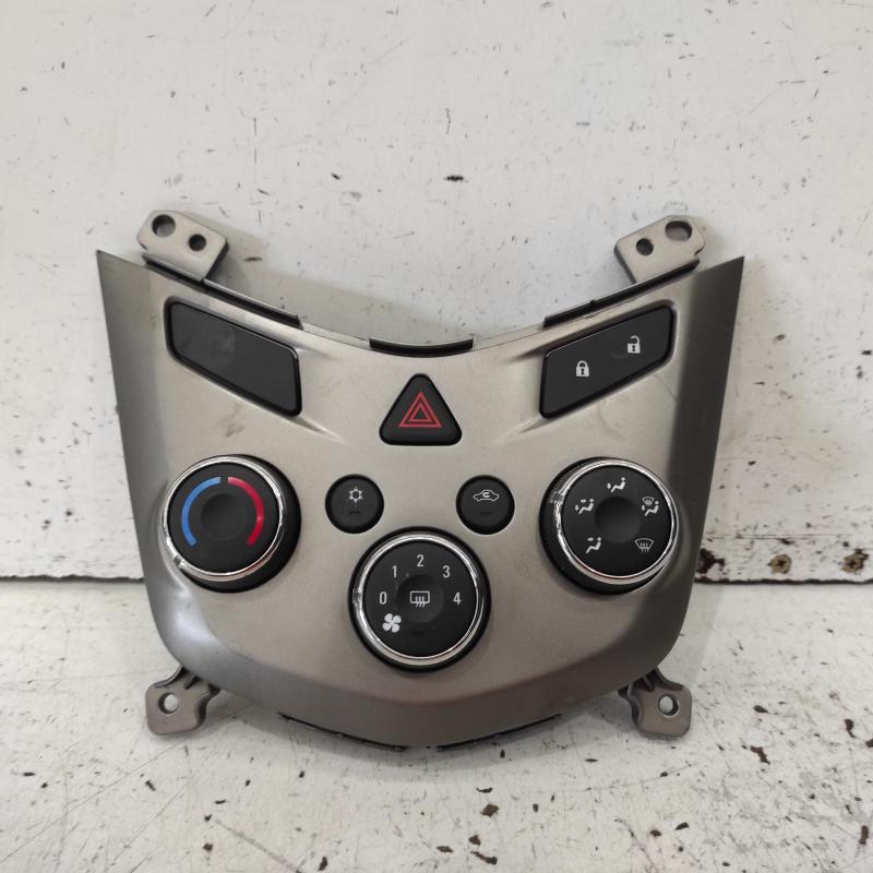 heater/aircon controls