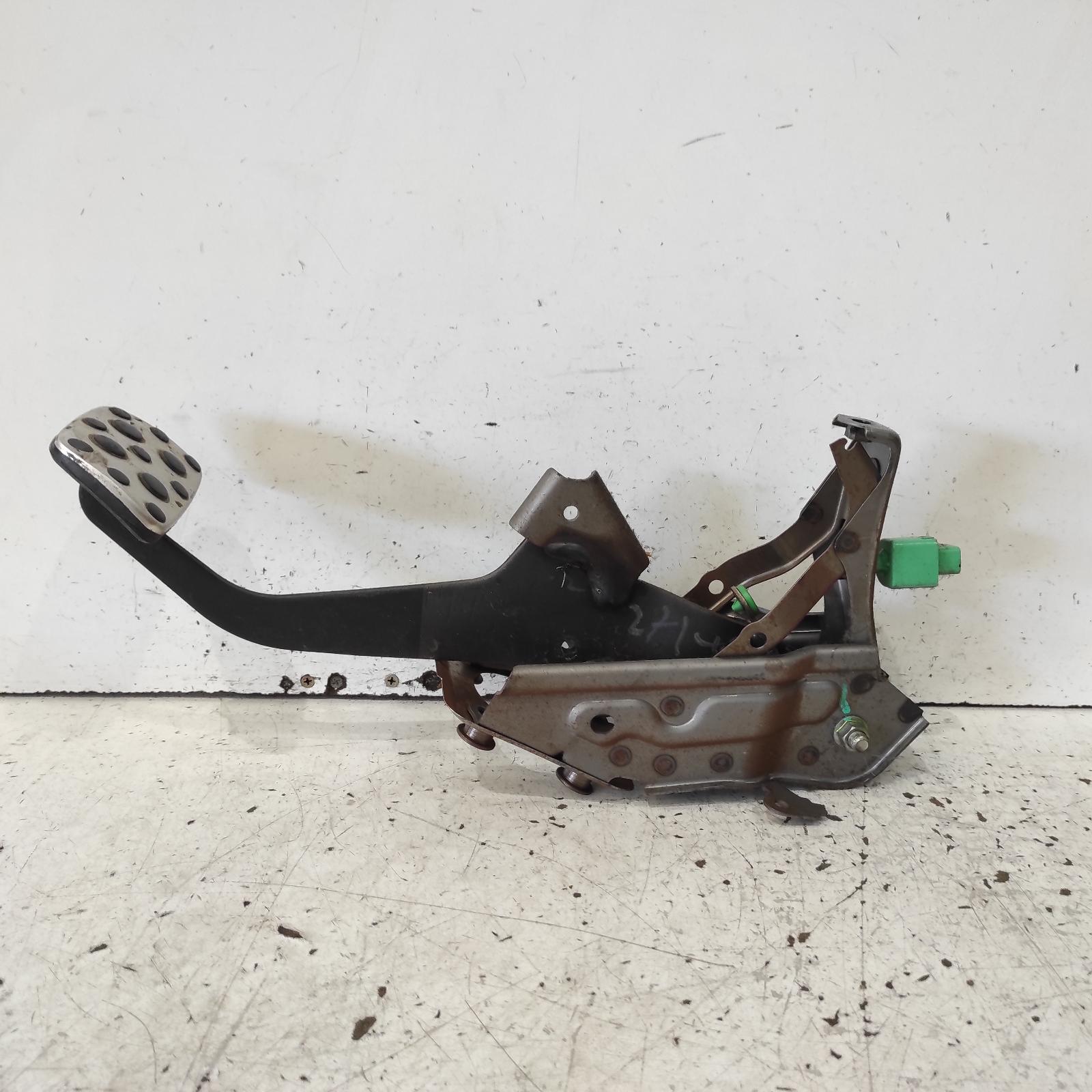 Aurion Pedal Assembly 2006-2012 gsv40r,brake pedal only,10/06-03/12 00021805 #683090
