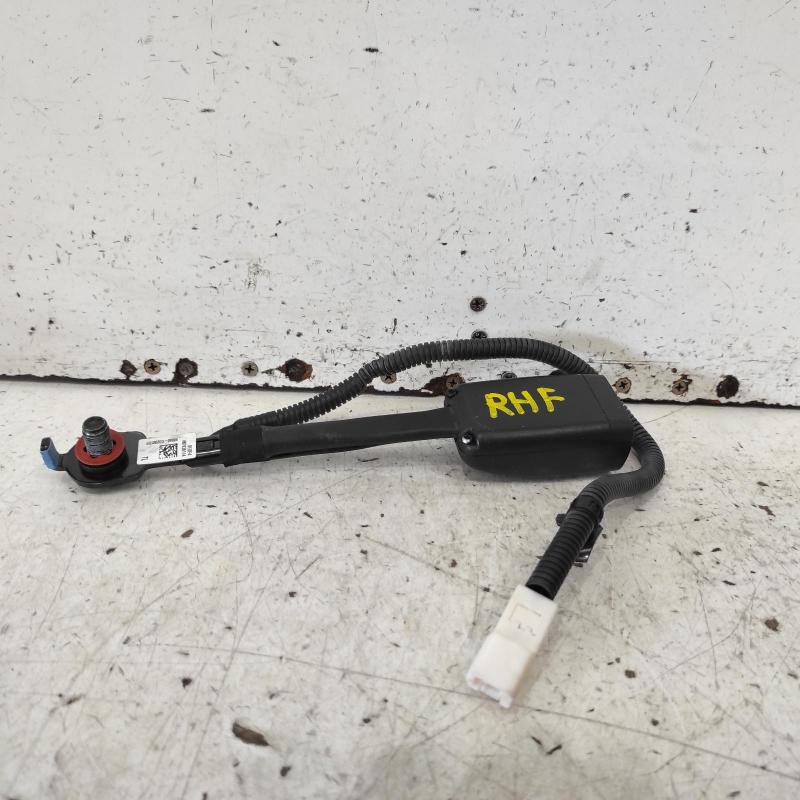 seat belt stalk