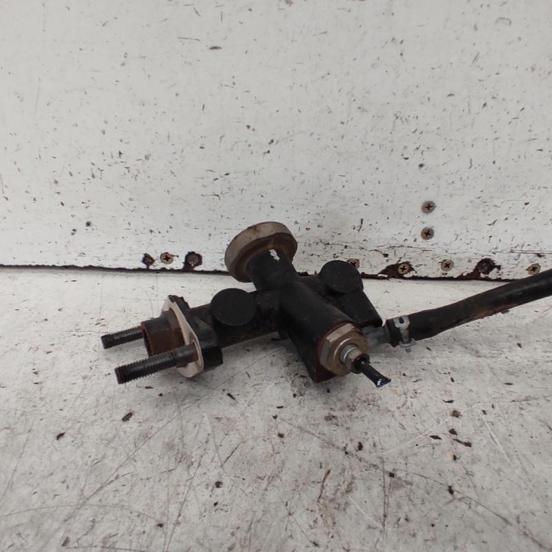 clutch master cylinder