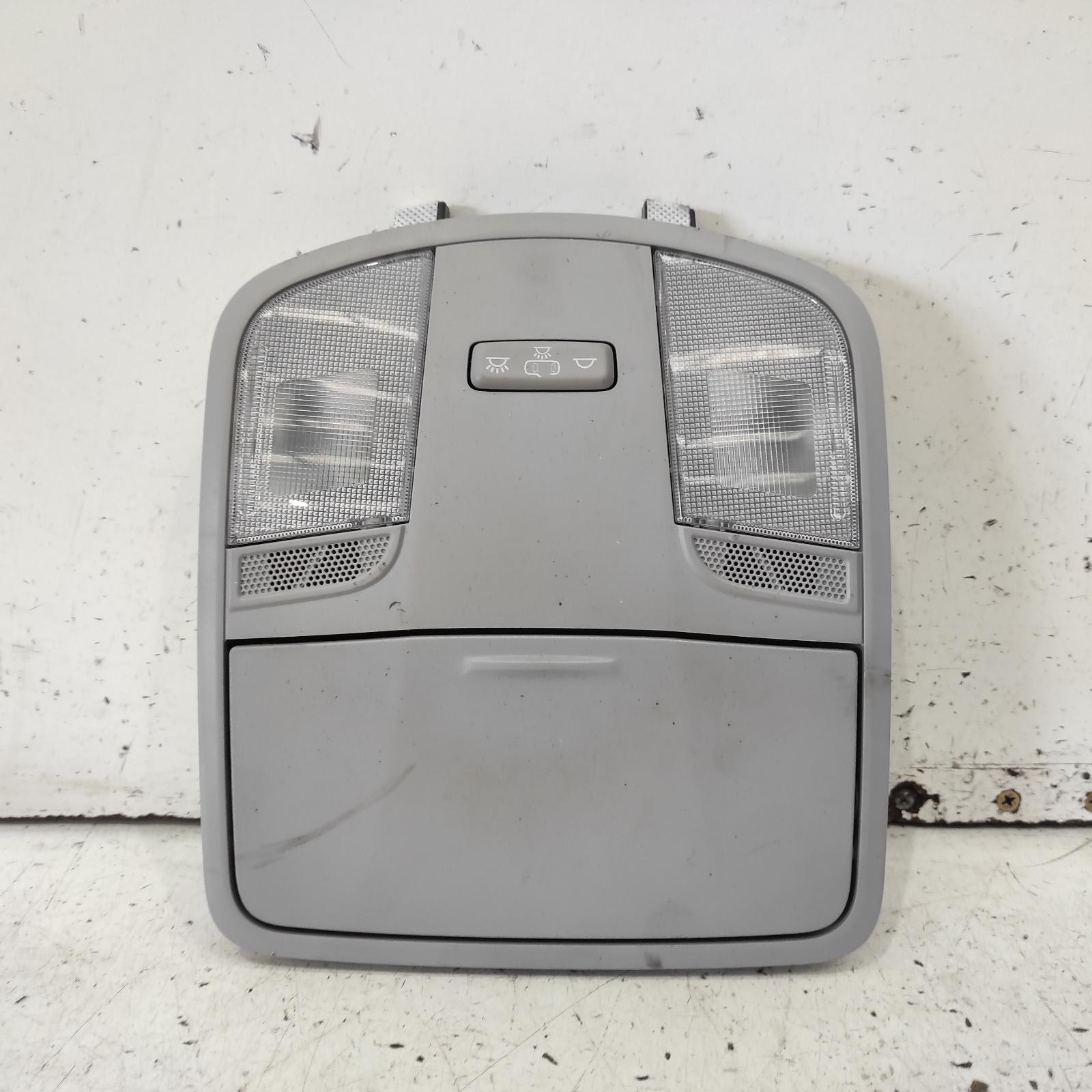 I30 Courtesy Light 2017-2026 front,grey,w/ sunglass holder type,pd,03/17- 00021882 #684142