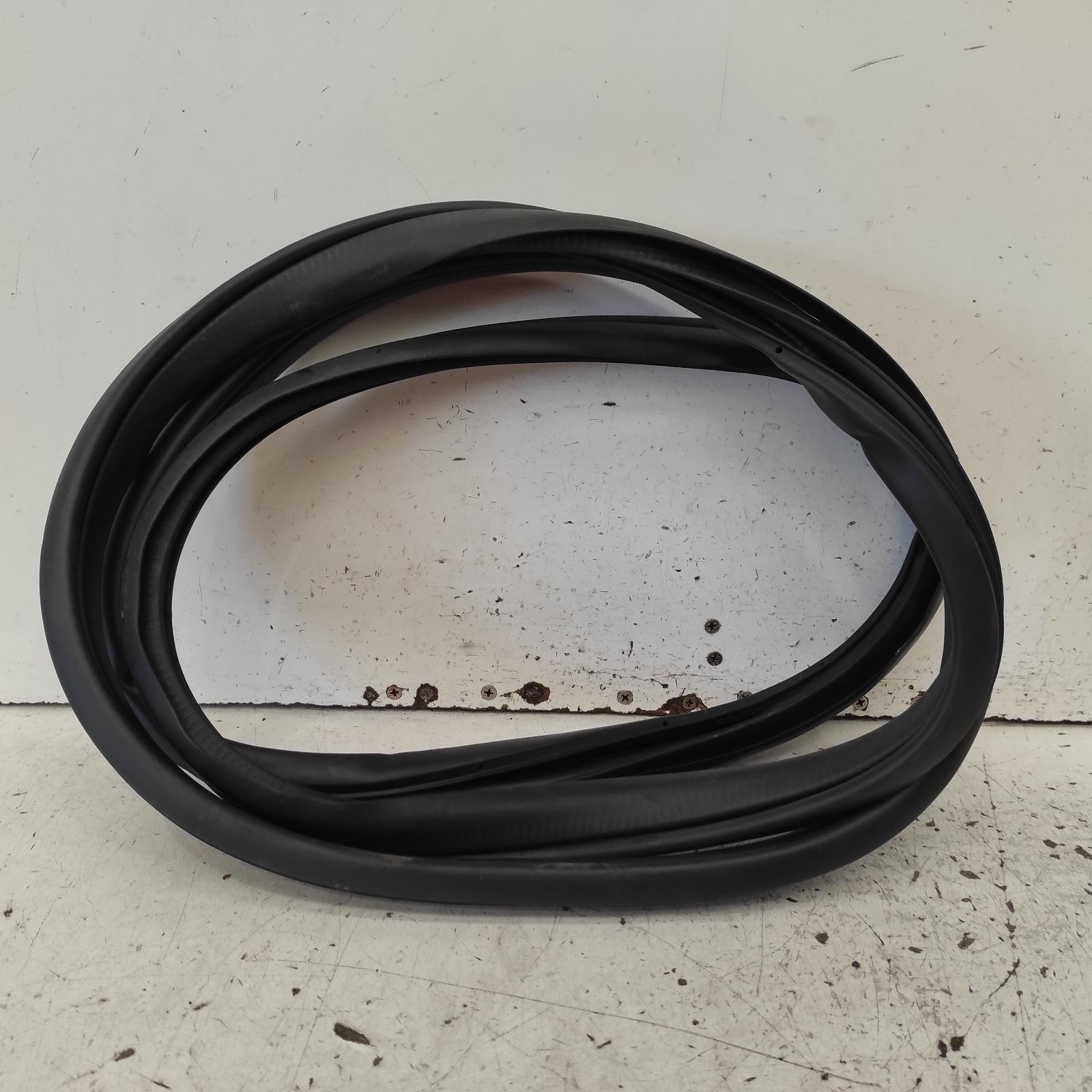 3 Body Seal Ruber 2013-2019 lh rear apperture rubber,bm-bn,06/13-02/19 00021942 #684601