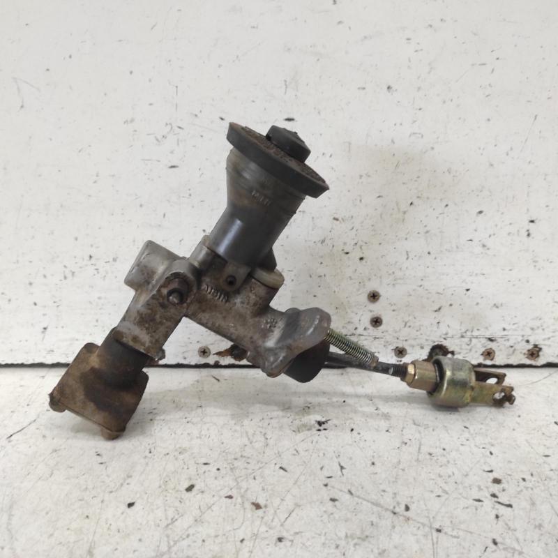 clutch master cylinder