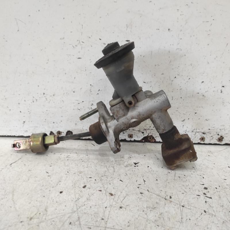 clutch master cylinder