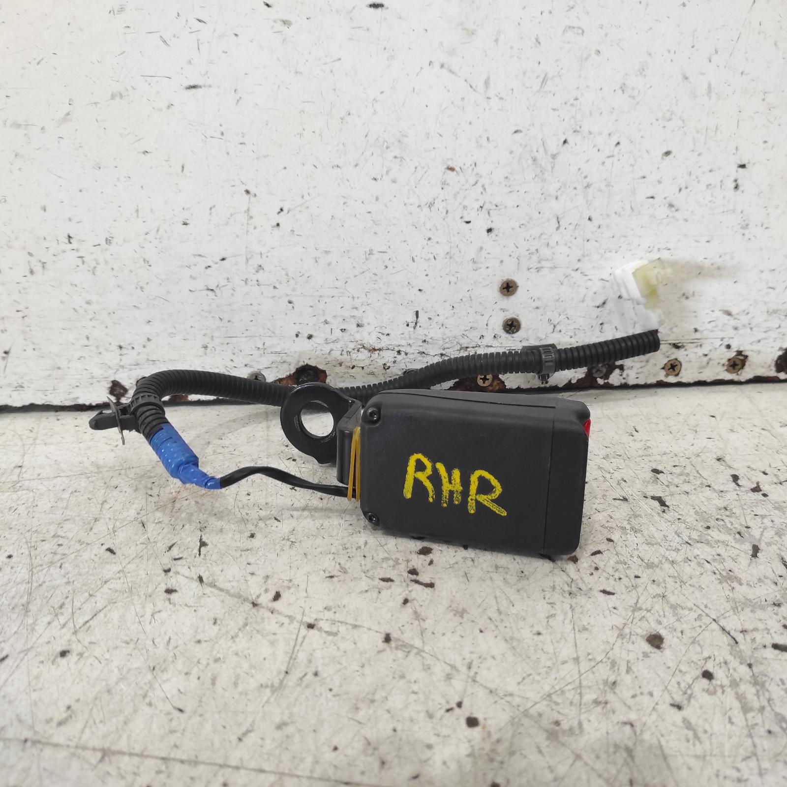 Tucson Seat Belt Stalk 2015-2021 rh rear,seat belt stalk only,non pre-tensioner type,tl (vin kmhj),06/15-01/21 00021773 #686028