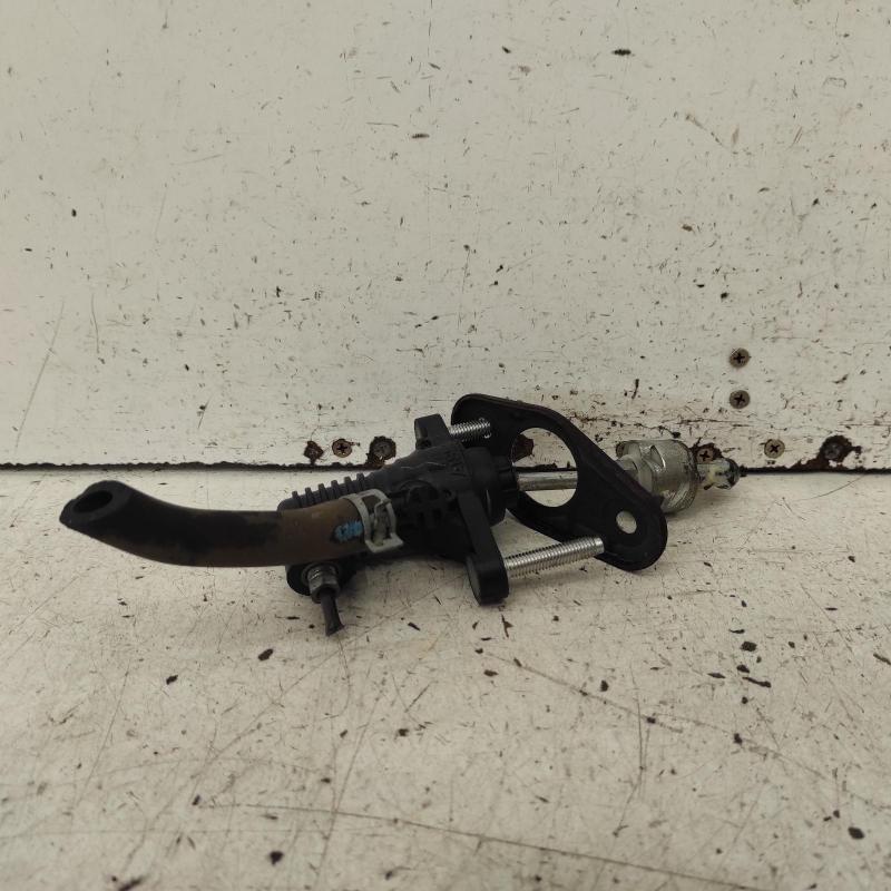 clutch master cylinder
