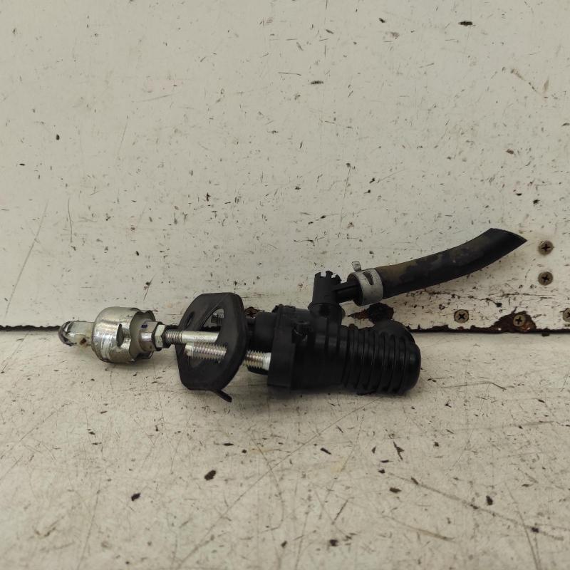 clutch master cylinder