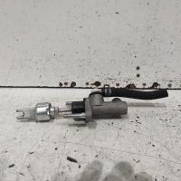 clutch master cylinder