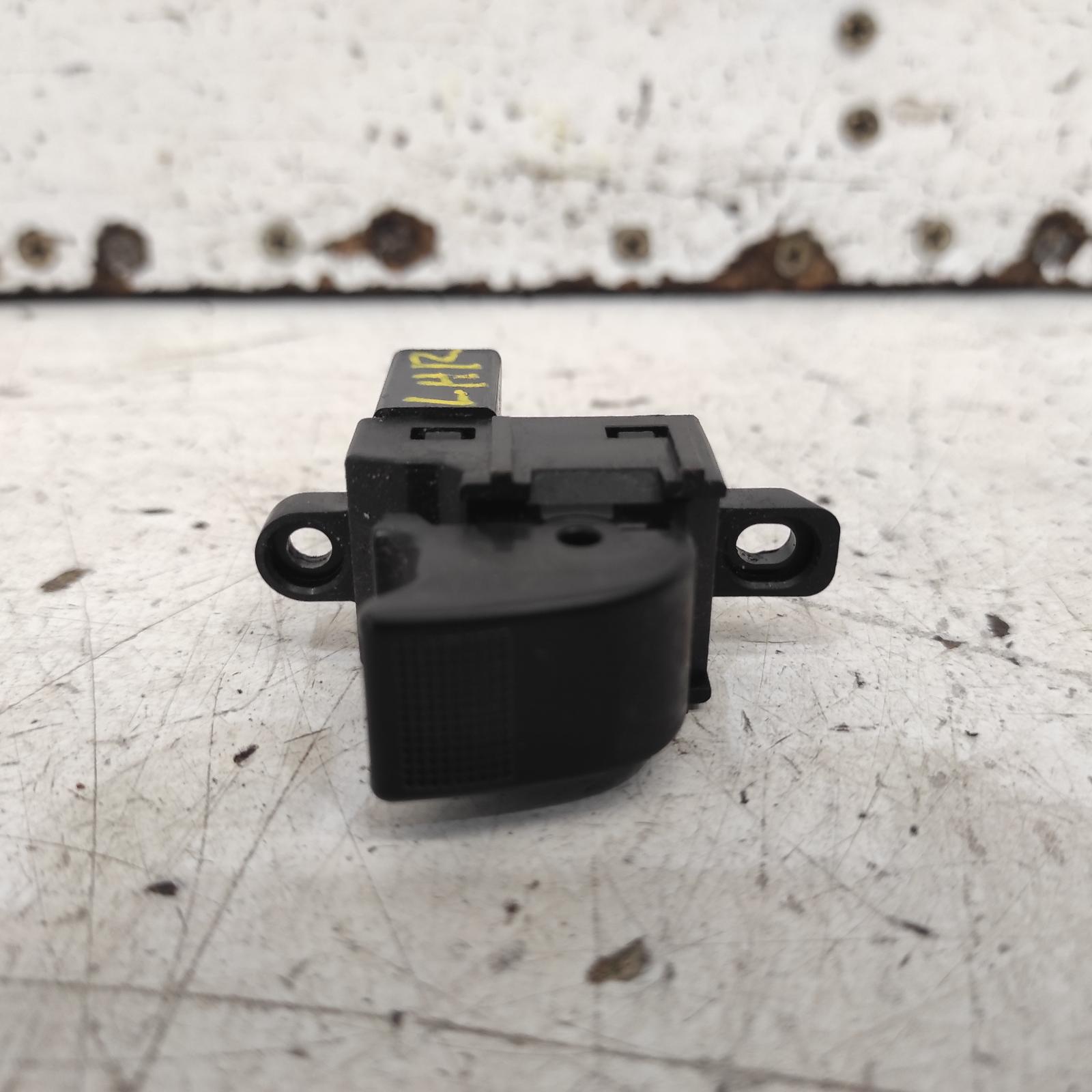 Bt50 Power Door Window Switch 2011-2020 lh front/lh rear/rh rear,up-ur,10/11-06/20 00021132 #686638