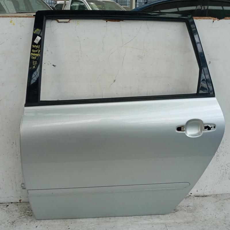 door/sliding rear left