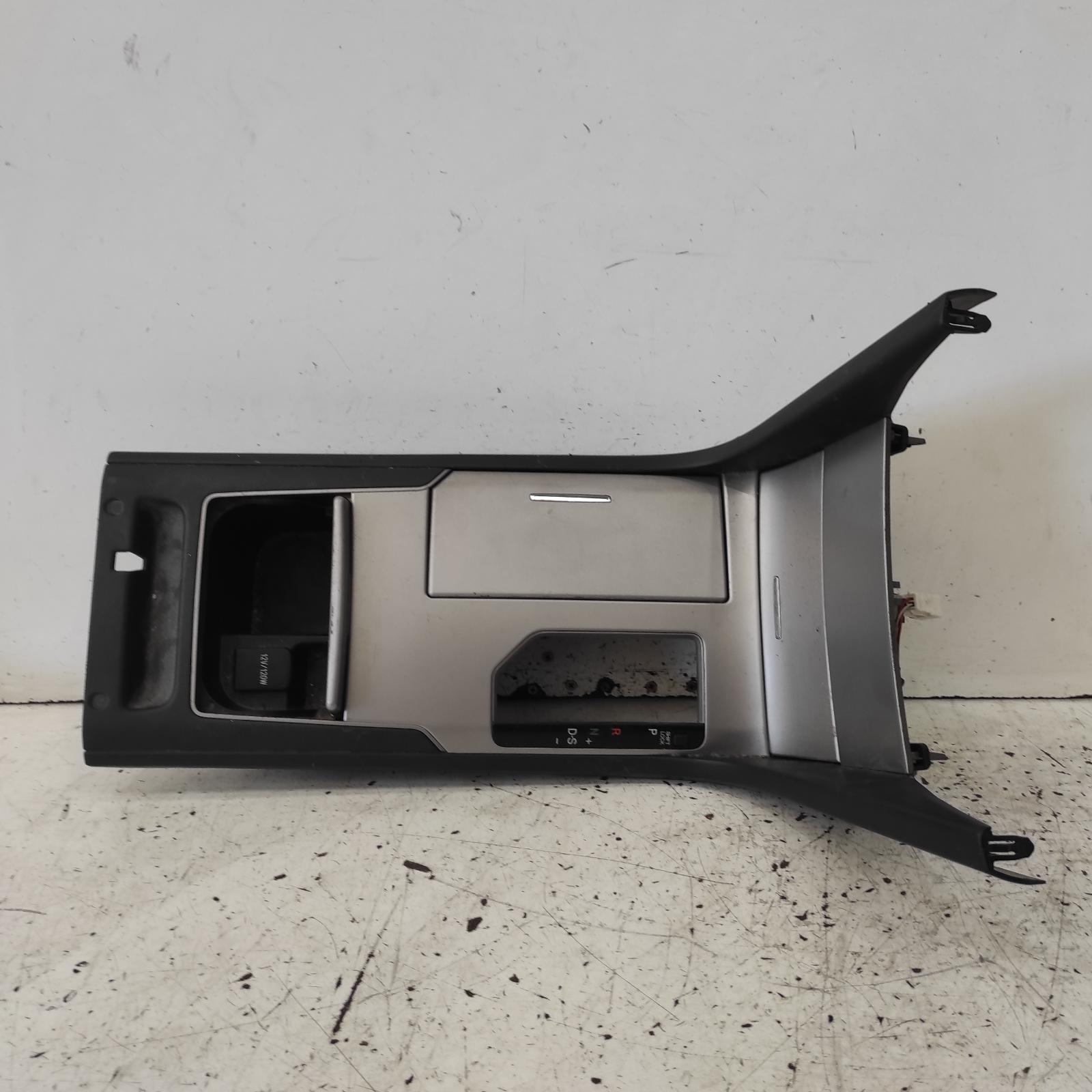 Aurion Console 2006-2012 gcv40r,centre console,metallic finish type,10/06-03/12 00020422 #687814