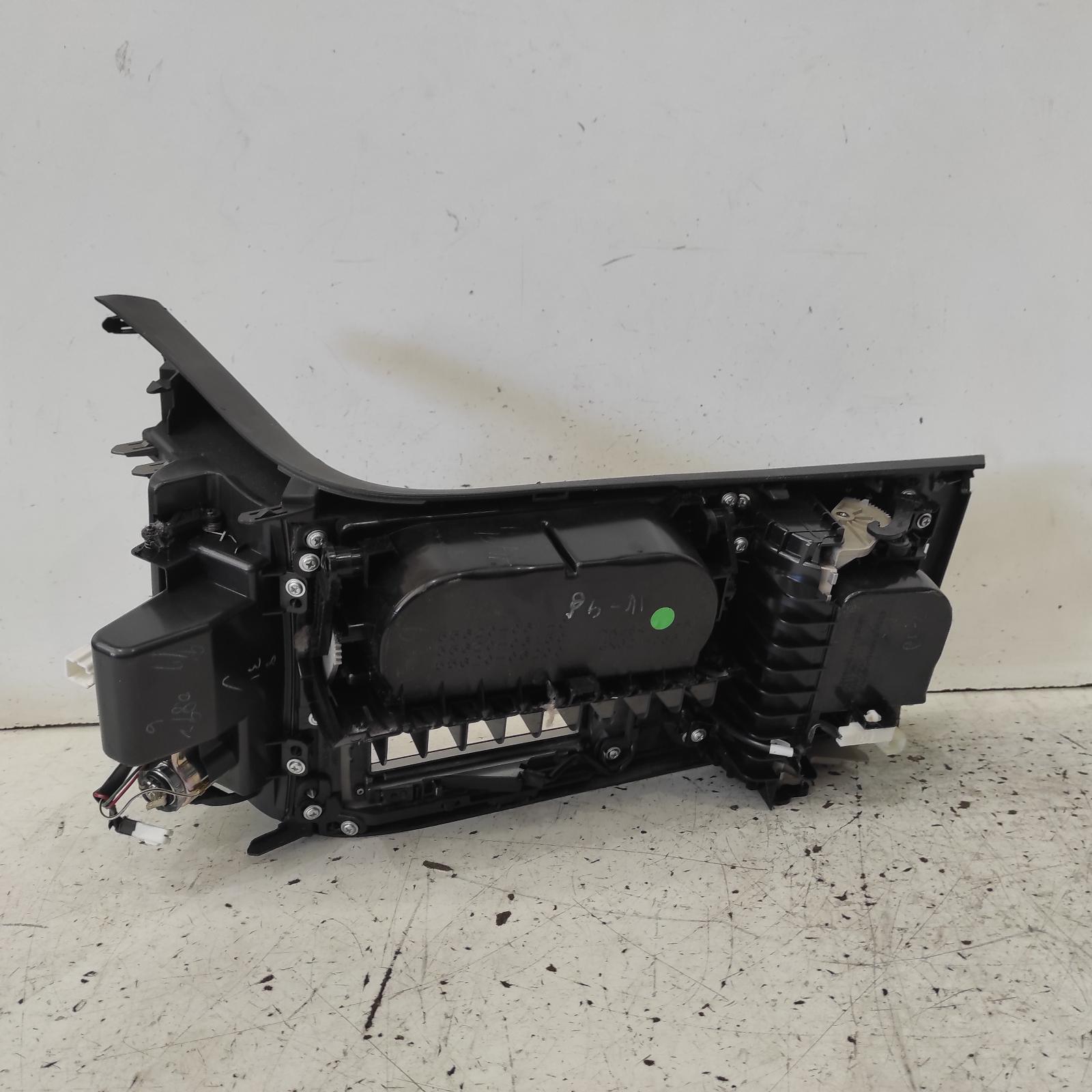 Aurion Console 2006-2012 gcv40r,centre console,metallic finish type,10/06-03/12 00020422 #687814