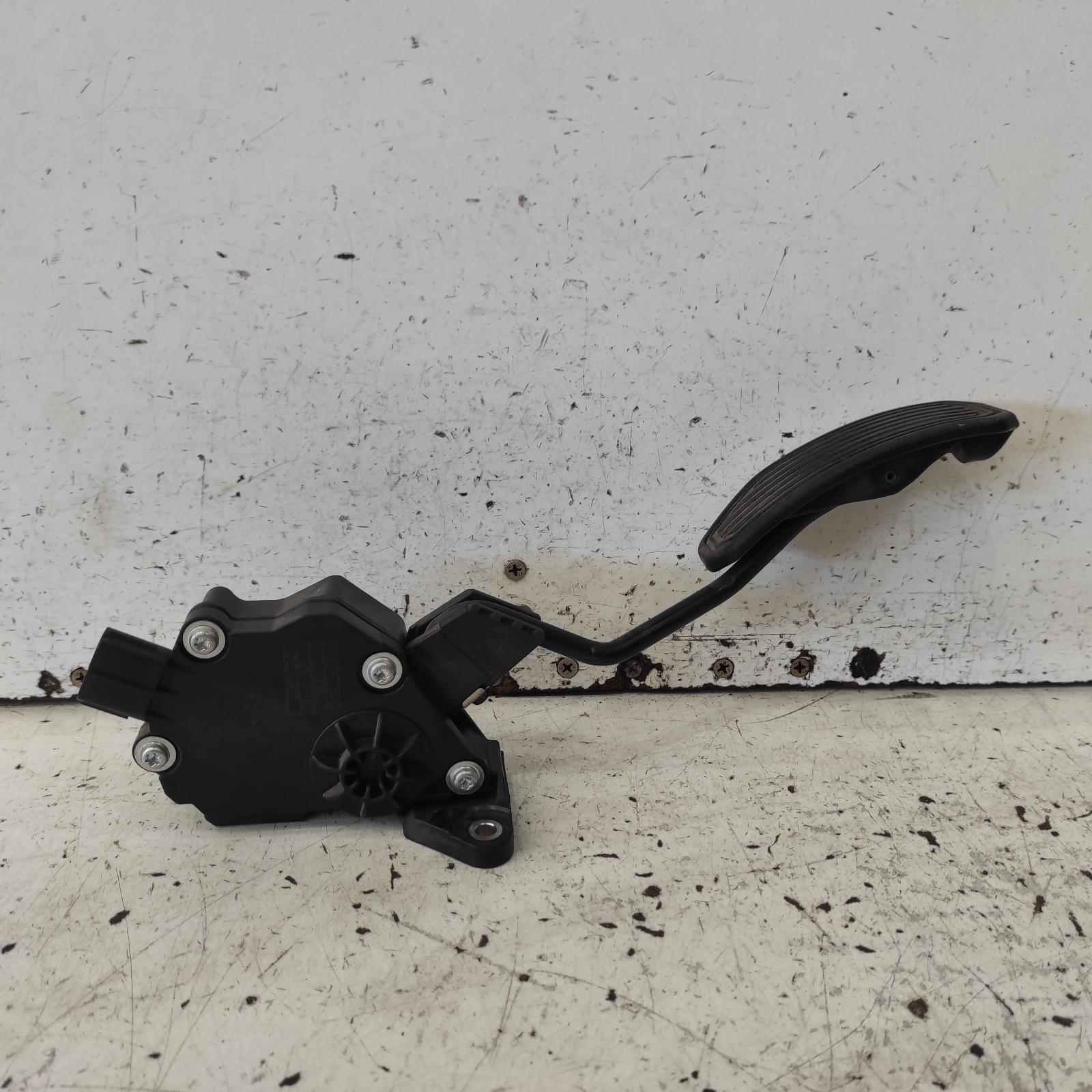 Aurion Pedal Assembly 2006-2012 gsv40r,accelerator pedal only,10/06-03/12 00020422 #687806