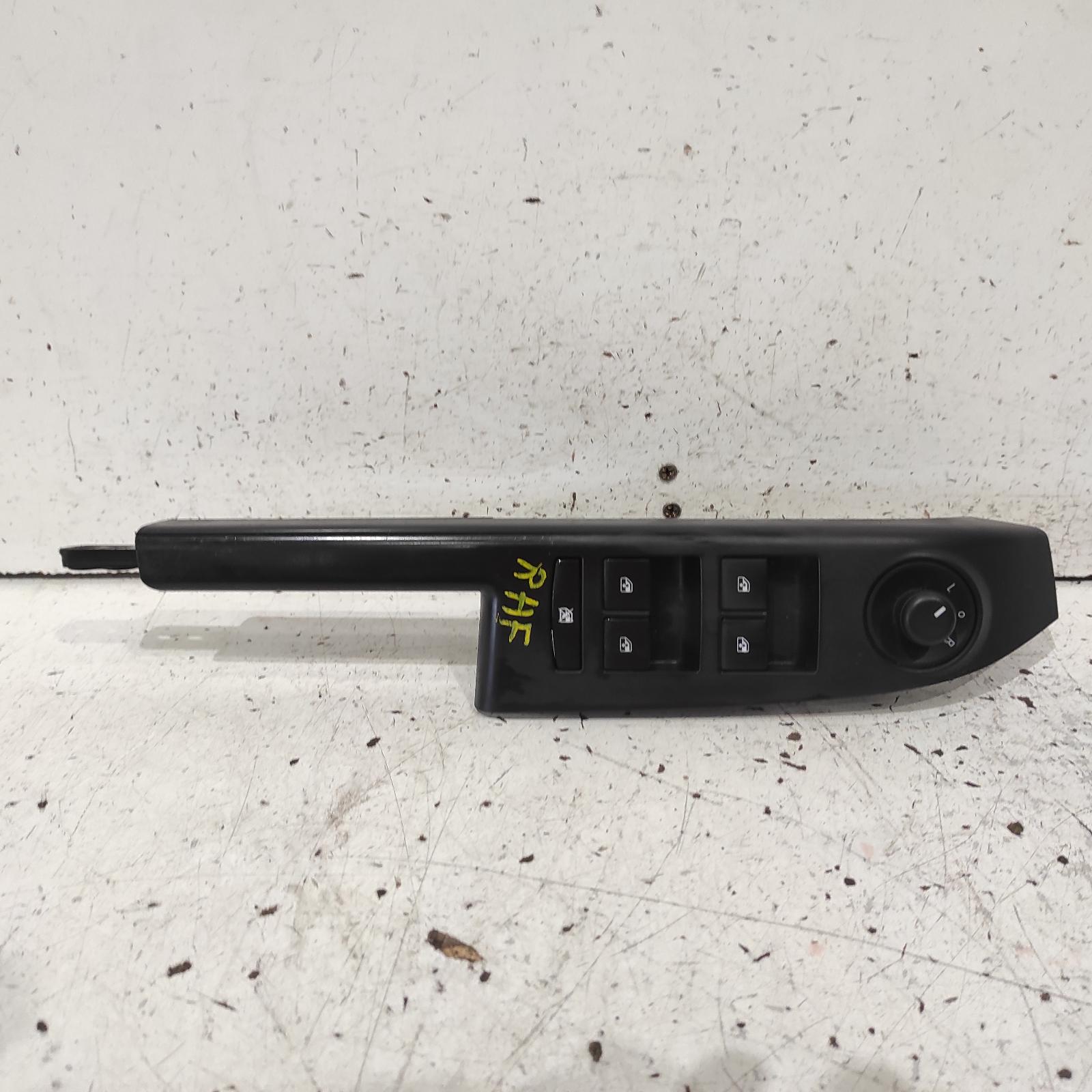 Barina Power Door Window Switch 2011-2016 rh front (master switch),hatch/sedan,tm,09/11-08/16 00021907 #688581