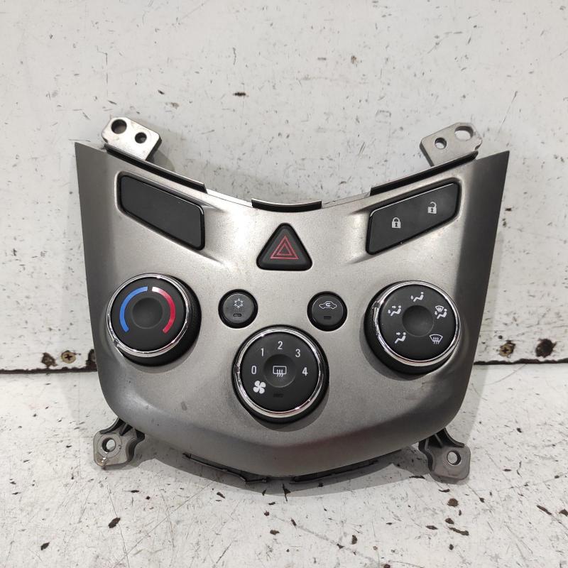 heater/aircon controls