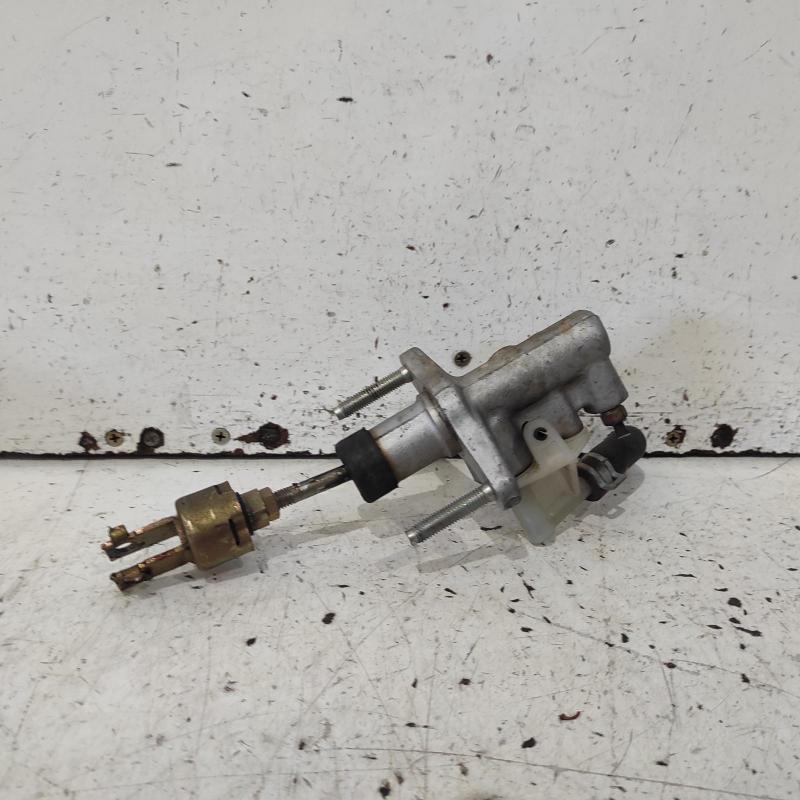 clutch master cylinder