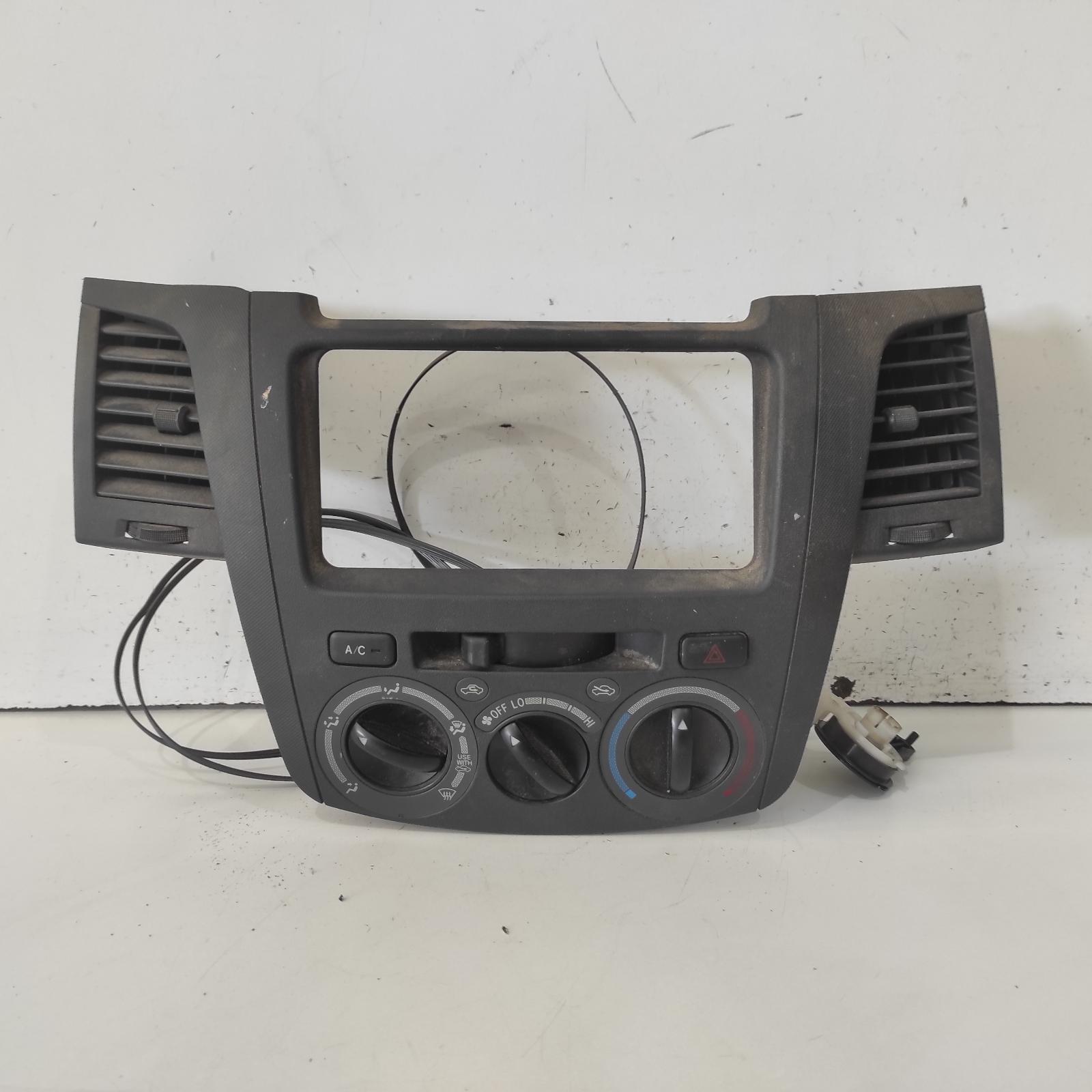 Hilux Heater/aircon Controls 2005-2011 standard type,03/05-06/11 00021561 #692371