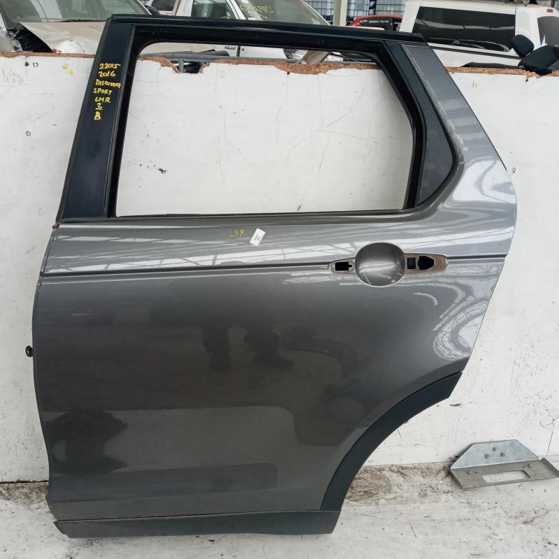 door/sliding rear left