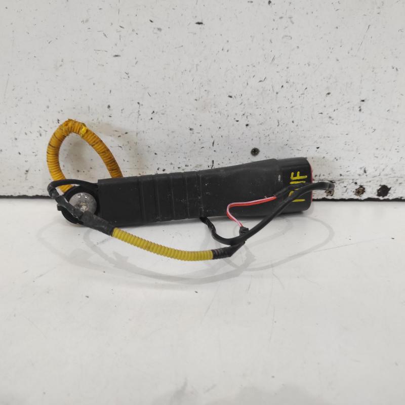 seat belt stalk