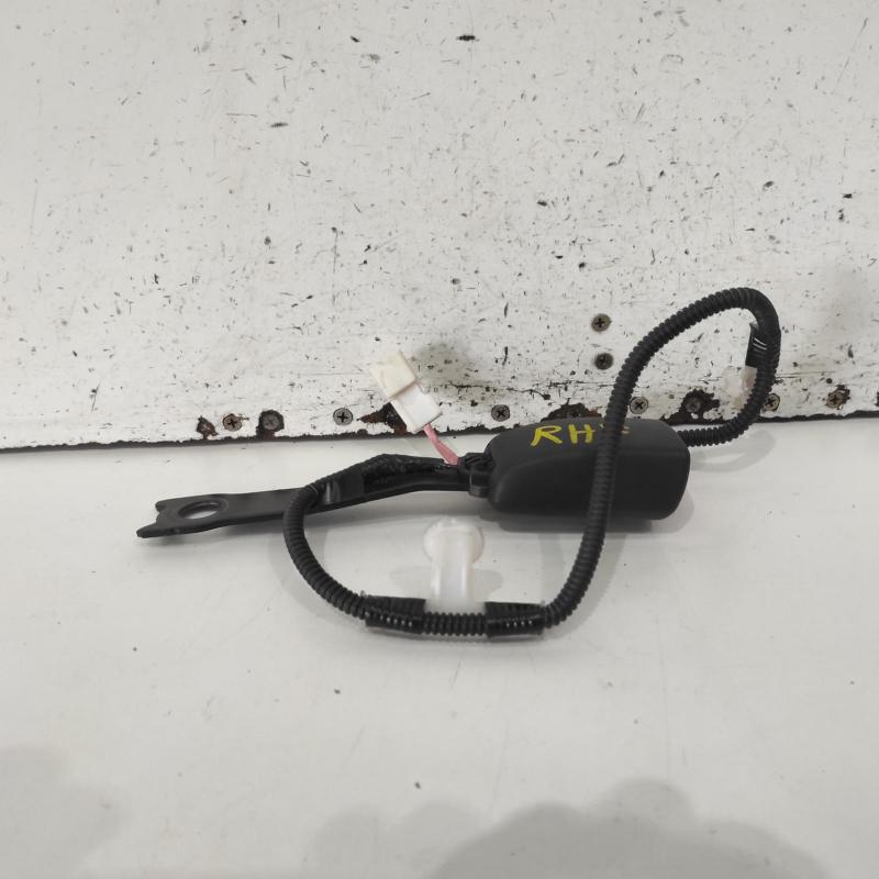 seat belt stalk