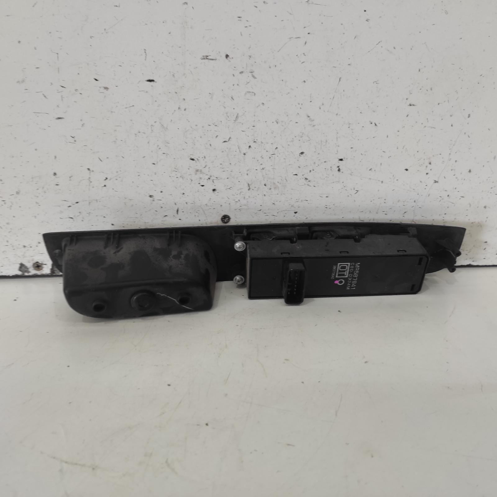 Triton Power Door Window Switch 2006-2015 rh front (master switch),4 door switch type,ml-mn,07/06-04/15 00022003 #694038