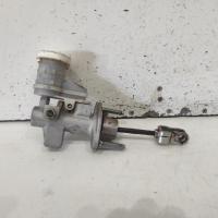 clutch master cylinder