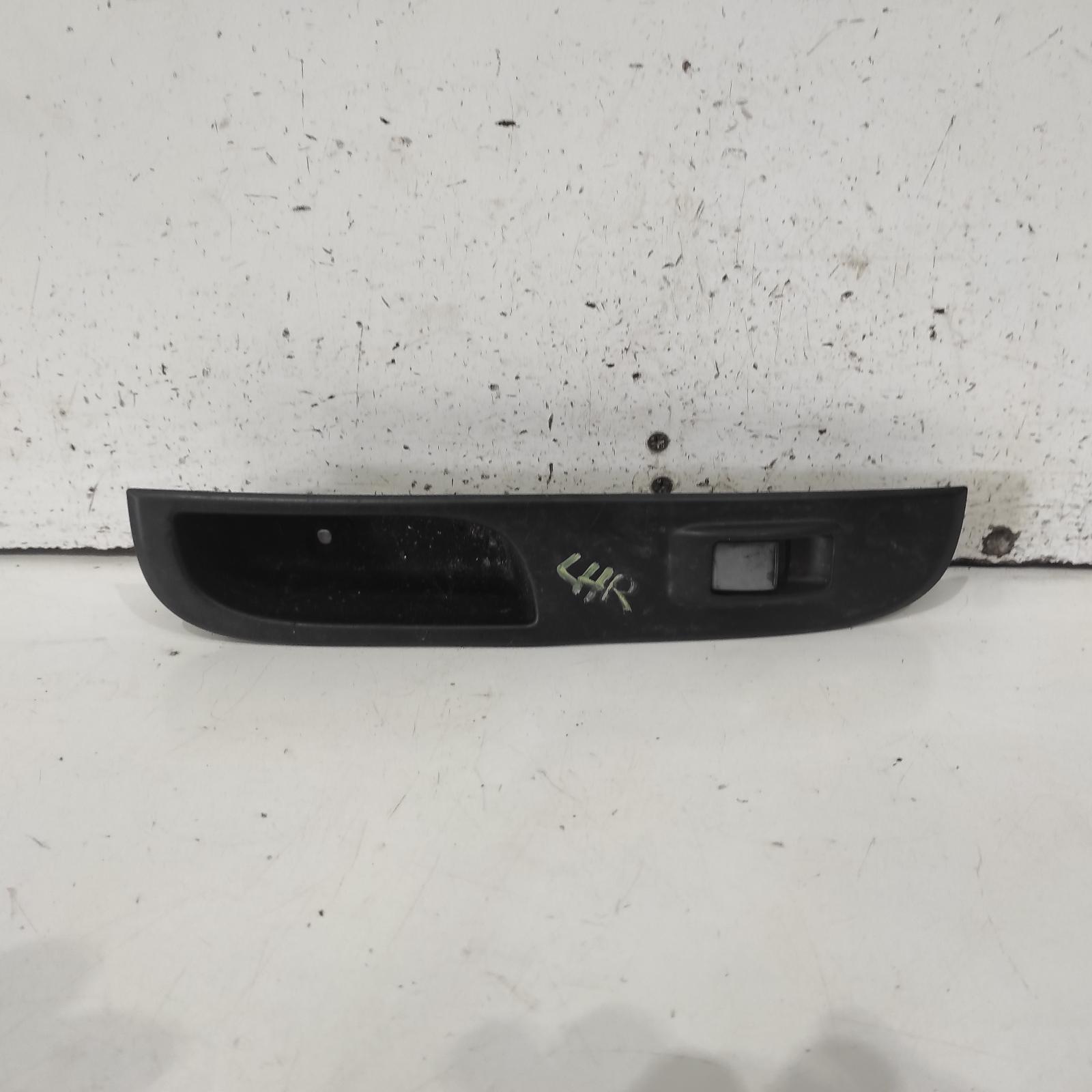 Triton Power Door Window Switch 2006-2015 lh rear,ml-mn,07/06-04/15 00021634 #694540