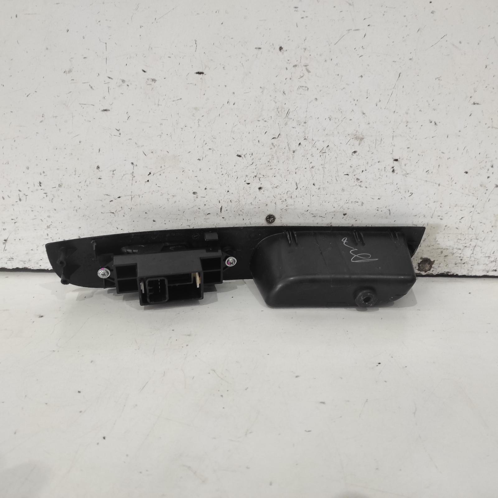 Triton Power Door Window Switch 2006-2015 lh rear,ml-mn,07/06-04/15 00021634 #694540