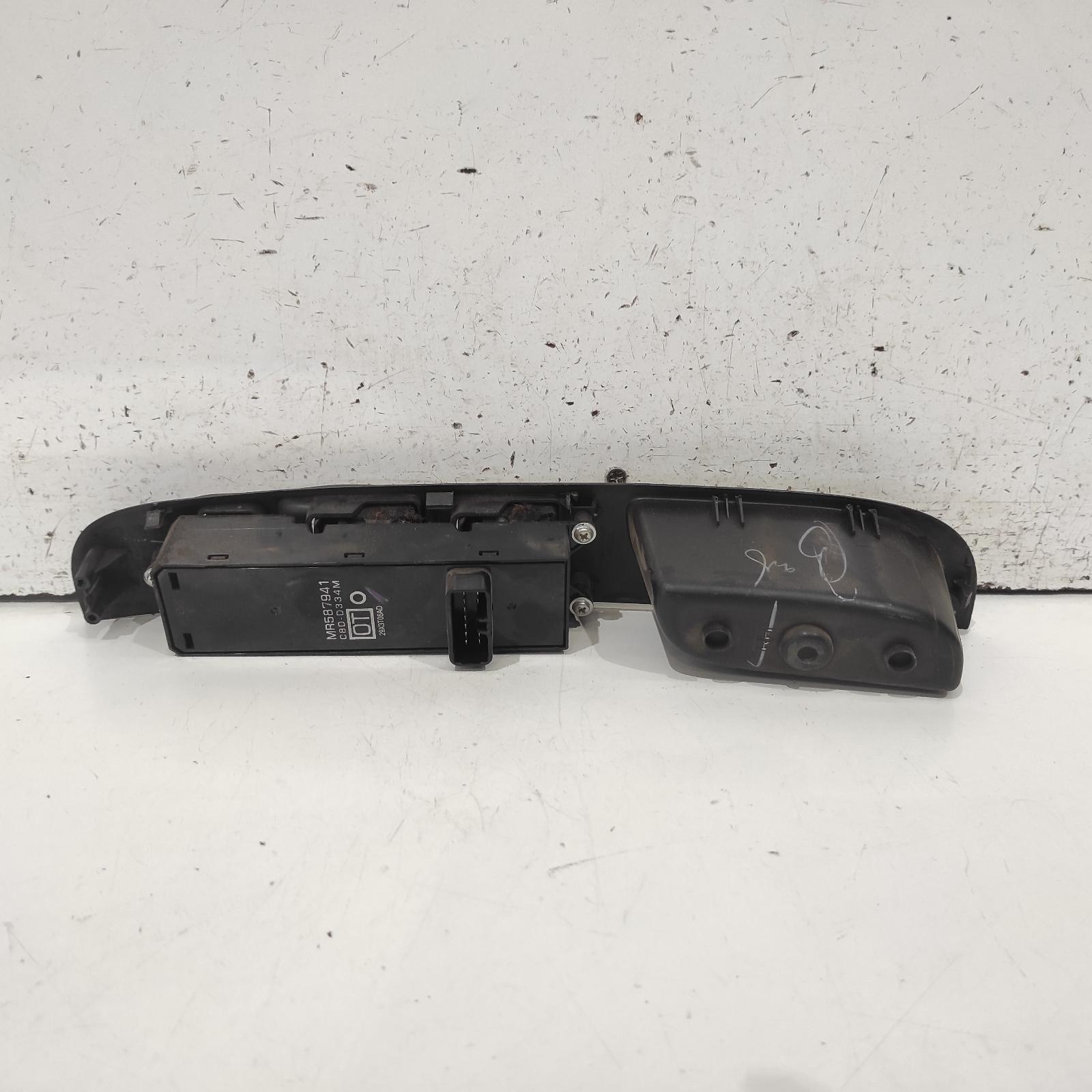 Triton Power Door Window Switch 2006-2015 rh front (master switch),4 door switch type,ml-mn,07/06-04/15 00021862 #695052