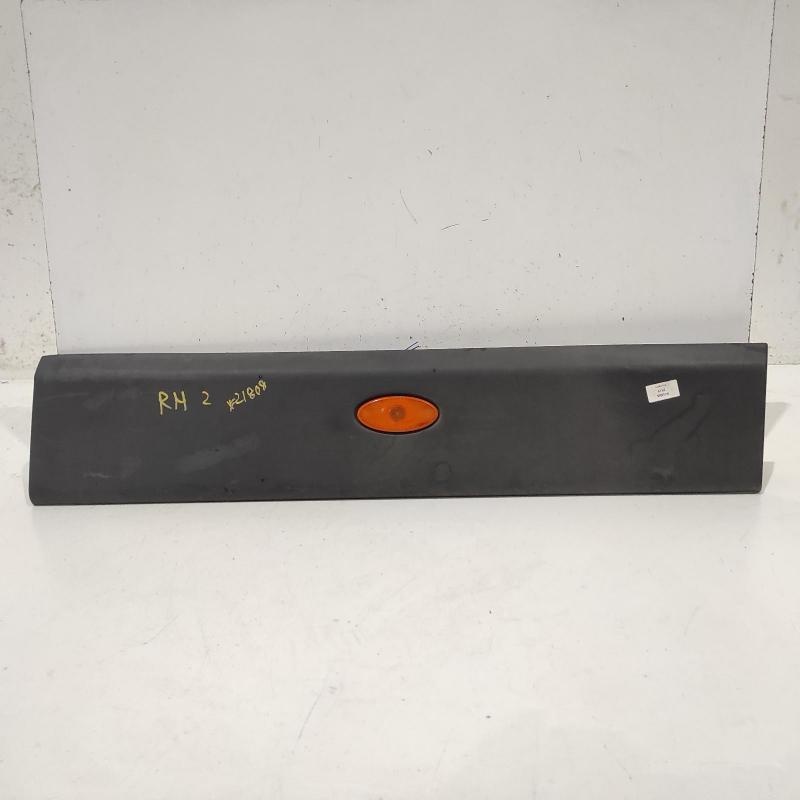 body/door mould